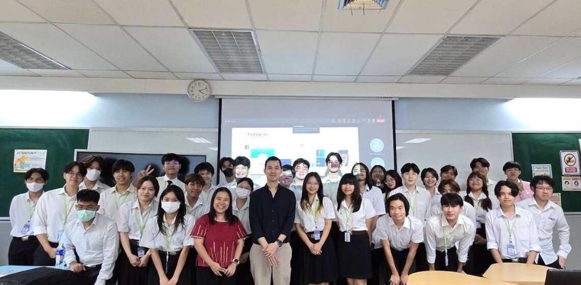 คณะ ICT ม.มหิดล (ICT Mahidol) จัดบรรยายพิเศษในหัวข้อ “Digital Transformation” และให้ข้อเสนอแนะโครงงาน