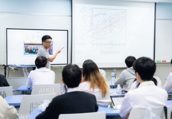 ICT Mahidol organized a special talk on “Introduction to Classification Algorithms”