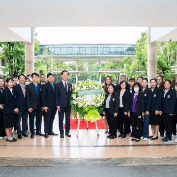 ICT Mahidol paid homage and laid a wreath in honor of His Royal Highness Prince Mahitala Dhibesra Adulyadej Vikrom, marking the occasion of “Mahidol Day 2024”